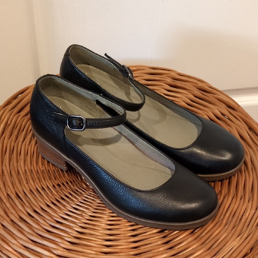 Dansko Black Mary Janes Womens 8.5 / 39 EUC